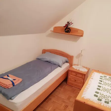 Semesterbostad Pocitniska Hisa - Gorski Cvet Senturska Gora